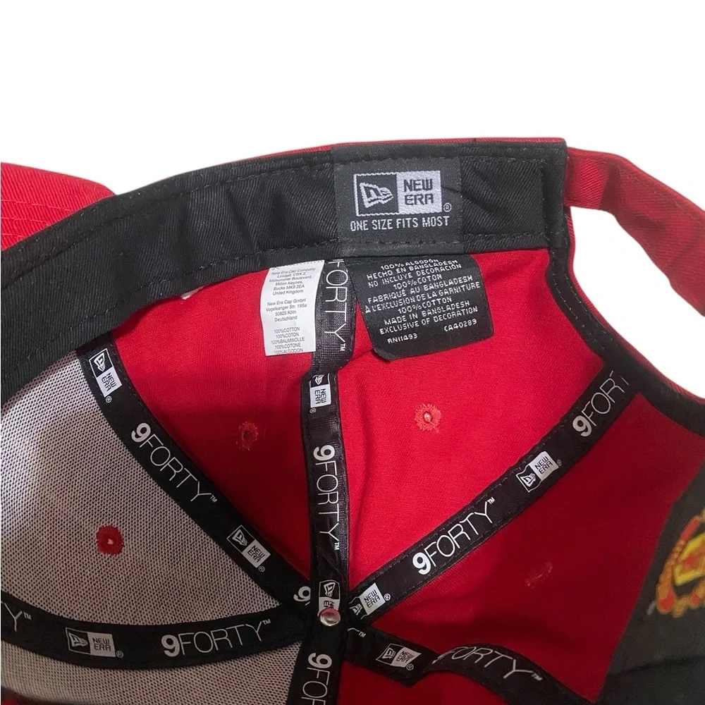 N/A red cap